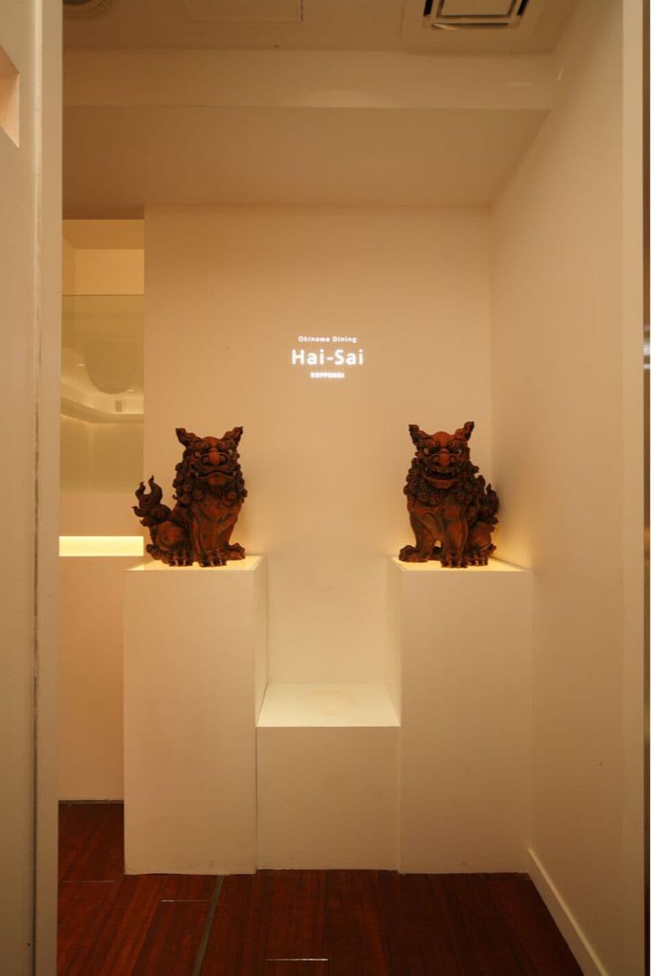 沖縄料理店のシーサー