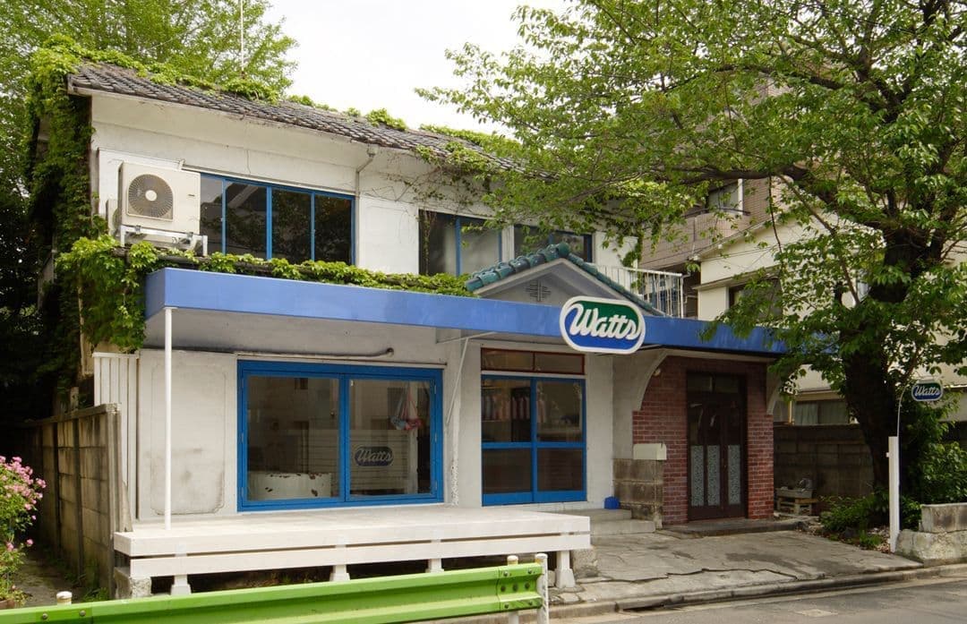 自由ヶ丘 カラフルなバック