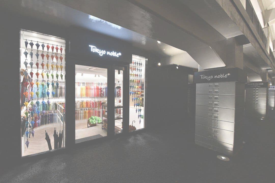 東京ノーブルのウインドウディスプレー
