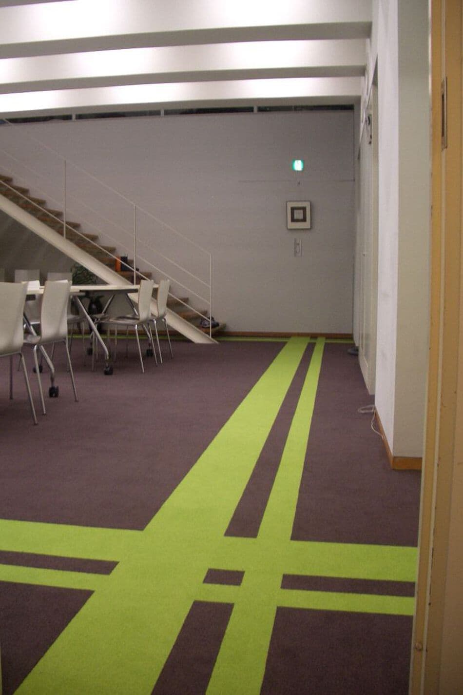 オフィスの床張り替え