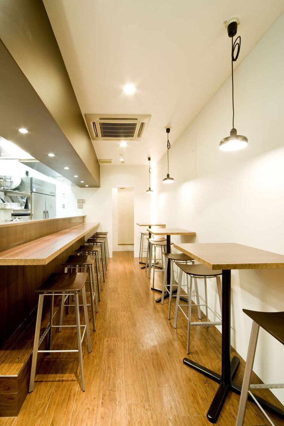 中野にあるDDTプロレス運営のカレー店